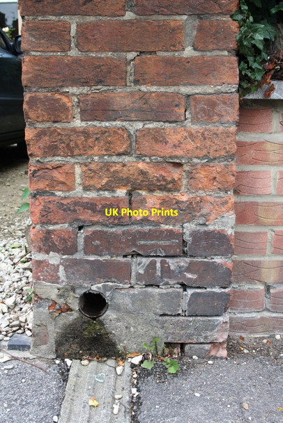 Photo 6"x4" Benchmark on gatepost of #210 Woodstock Road Oxford\/SP5106 c2011
