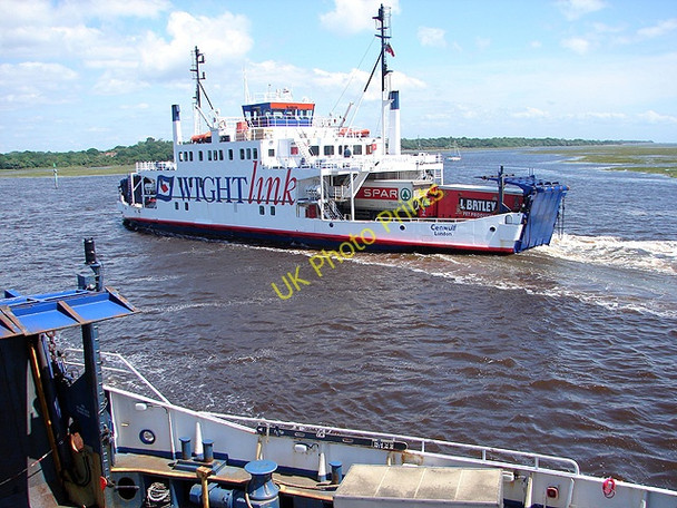 Photo 6"x4" Ships that pass...... Lymington c2008