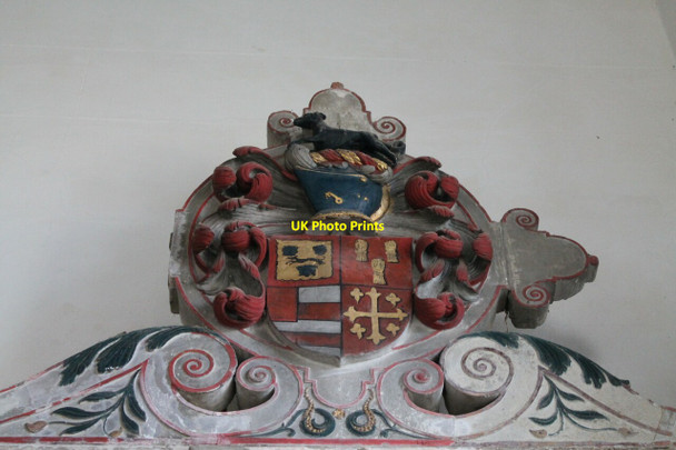 Photo 6"x4" Heneage Crest on John Heneage tomb Hainton c2012