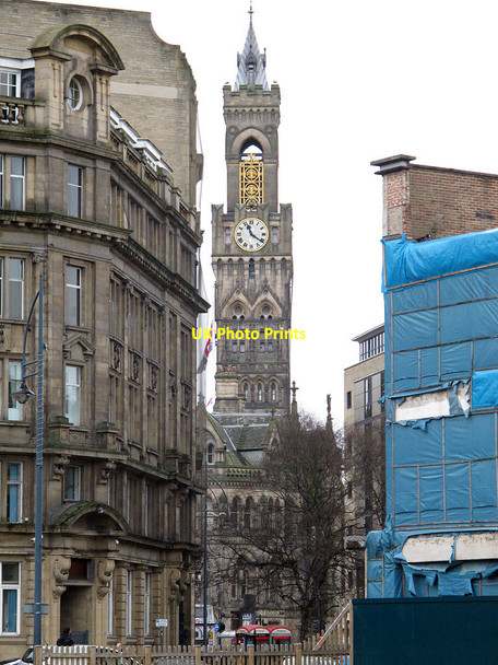 Photo 6"x4" A glimpse of City Hall Bradford\/SE1632 c2011