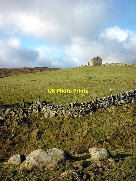 Photo 6"x4" A barn near Wythes Hill Thringarth c2012