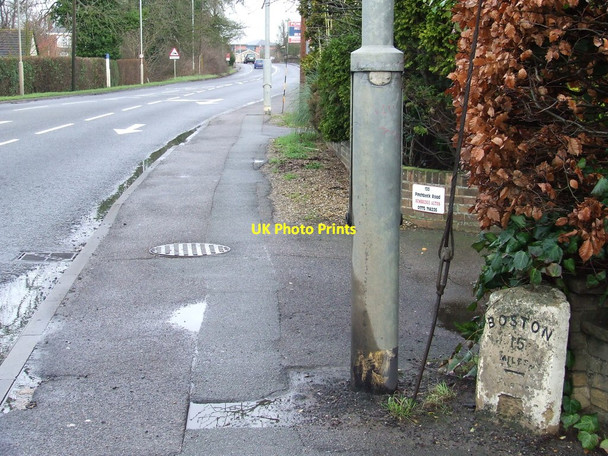 Photo 6"x4" Old Milestone Spalding c2012
