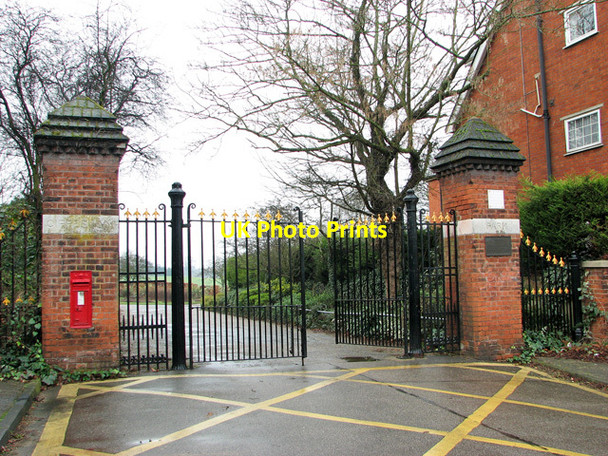 Photo 6"x4" Entrance to Gippeswyck Park, Ipswich Ipswich c2012