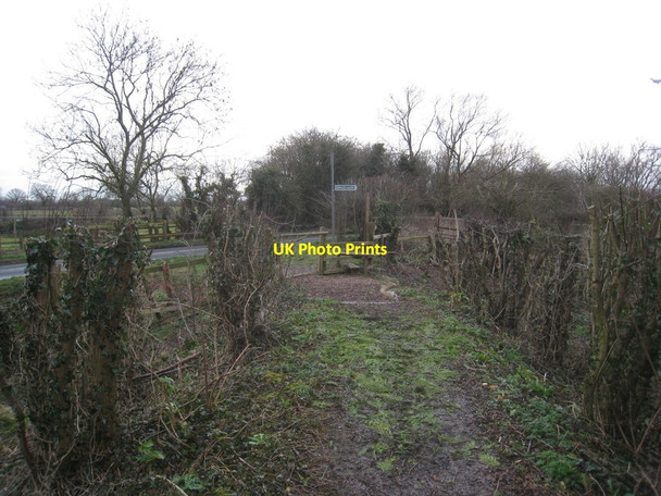 Photo 6"x4" Approaching Sour Lane Fishlake c2012