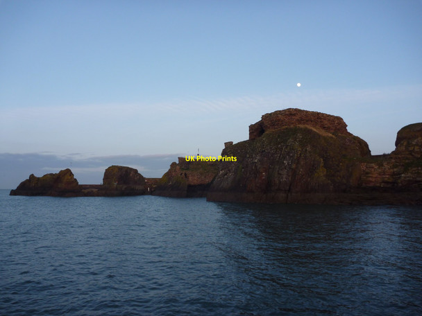 Photo 6"x4" Coastal East Lothian : Dunbar Castle and Harbour Entrance Dunbar c2012