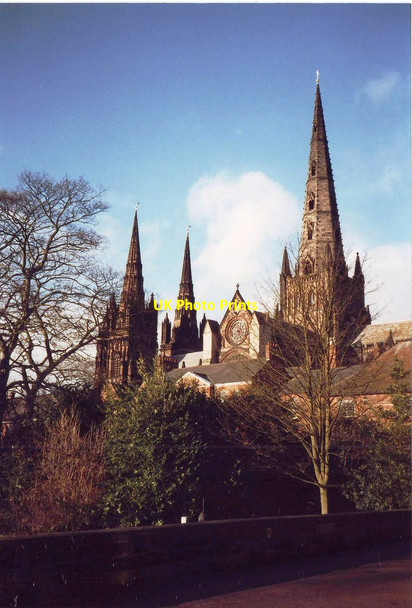 Photo 6"x4" South side of Lichfield cathedral Lichfield c1999