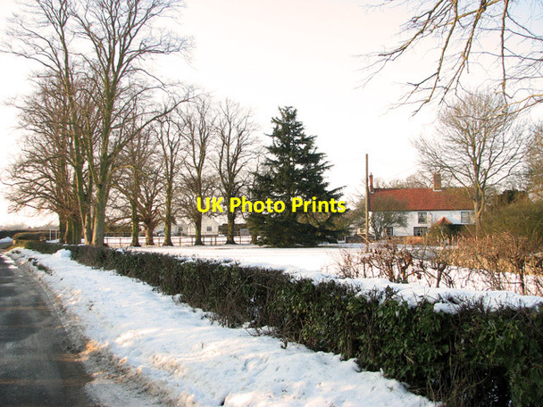Photo 6"x4" Coles Green Farmhouse in the snow Coles Green\/TM0941 c2012