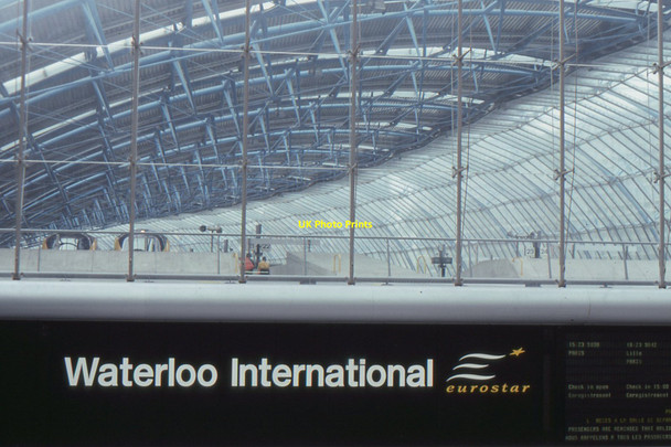 Photo 6"x4" Waterloo International station, 1996 London c1996