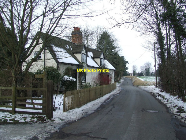 Photo 6"x4" Snow Covered Cottage Stoke by Clare c2012