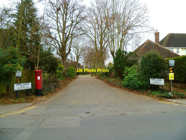 Photo 6"x4" Looking into Park Chase from Nightingale Road Guildford c2012