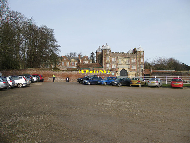 Photo 6"x4" Early arrivals Burton Agnes c2012