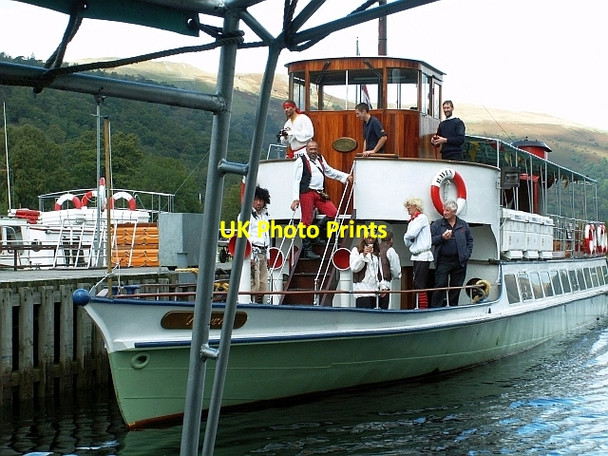 Photo 6"x4" Taking a break from swashbuckling Patterdale c2006