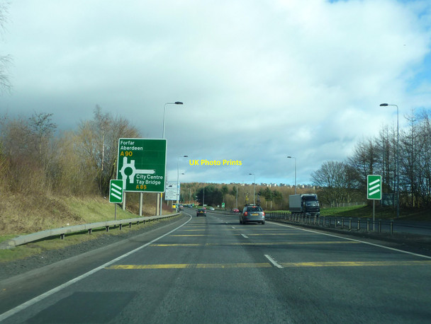 Photo 6"x4" A90 by Invergowrie, approaching the roundabout Dundee\/NO3632 c2012