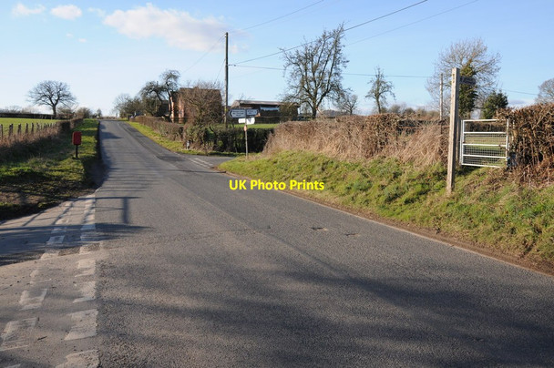 Photo 6"x4" Staggered crossroads Ross Green c2012