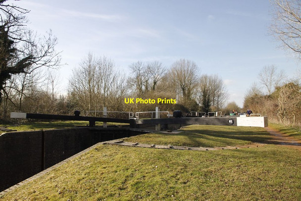 Photo 6"x4" Top of the lock Midgham Green c2012