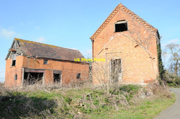 Photo 6"x4" Traditional farm buildings Strensham c2012