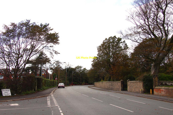 Photo 6"x4" Church Road in Lytham Lytham St Anne's c2011