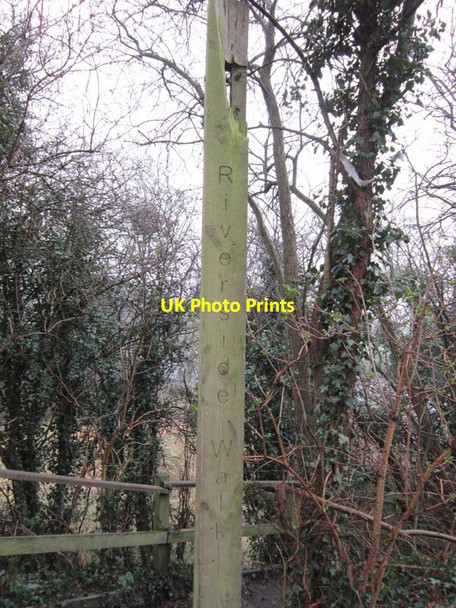 Photo 6"x4" The finger post pointing down the steps Tadcaster c2012