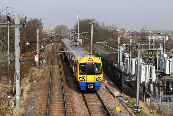 Photo 6"x4" London Overground to Richmond Acton\/TQ2080 c2012