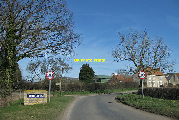 Photo 6"x4" Settrington village limits Settrington c2012