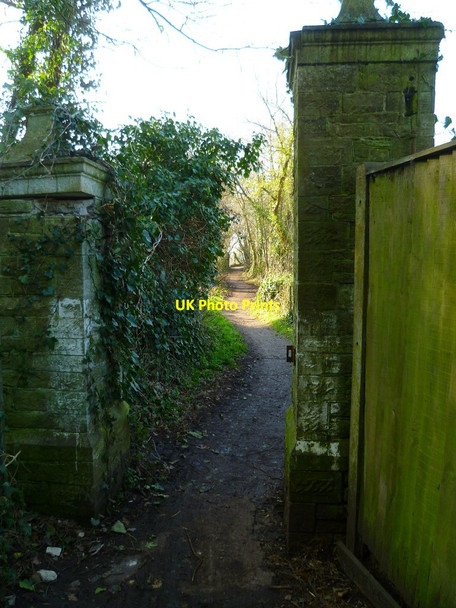 Photo 6"x4" Path west from Hamble Cliff Stables Butlocks Heath c2012