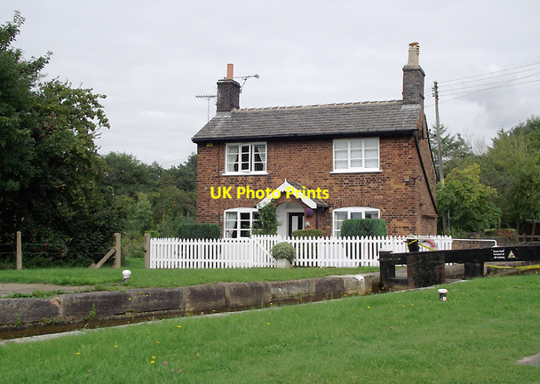 Photo 6"x4" Wheelock Bottom Lock and cottage, Cheshire Sandbach c2011