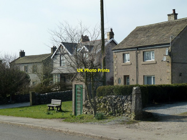 Photo 6"x4" Telephone box and houses, Chelmorton Chelmorton c2012
