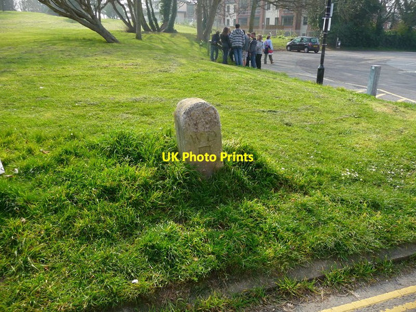 Photo 6"x4" Weymouth - War Department Boundary Marker Weymouth\/SY6779 c2011