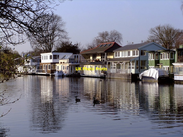 Photo 6"x4" Houseboats moored by Tagg's Island Teddington\/TQ1670 c2012