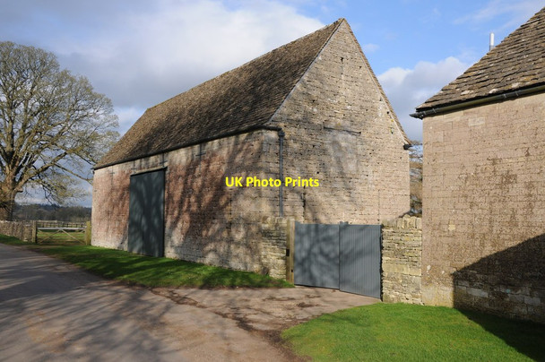 Photo 6"x4" Barn at Nether Lypiatt Brimscombe c2012