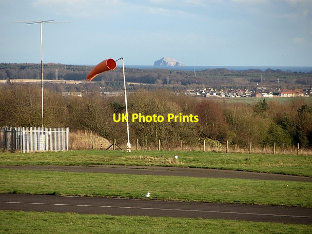 Photo 6"x4" Fife Airport Leslie\/NO2401 c2012