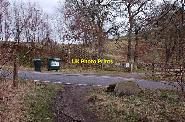 Photo 6"x4" Crossing the A822 on the Braan Path Inver\/NO0142 c2012