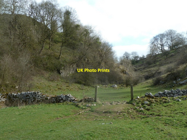 Photo 6"x4" Towards a narrow section of the valley Hardgatewall c2012