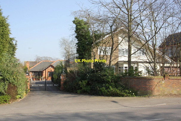 Photo 6"x4" Entrance to 'Rose Way', Long Lane Purley on Thames c2012