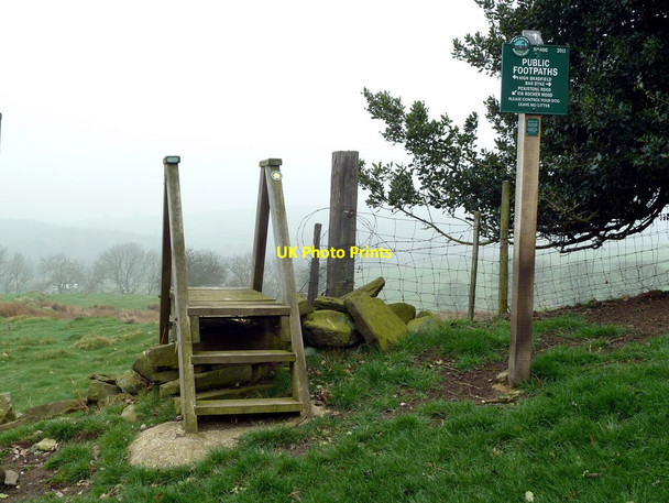 Photo 6"x4" Redundant stile and footpath sign Edge Mount c2012