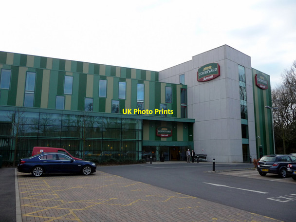 Photo 6"x4" Courtyard Marriott Hotel, Gatwick Horley\/TQ2843 c2012
