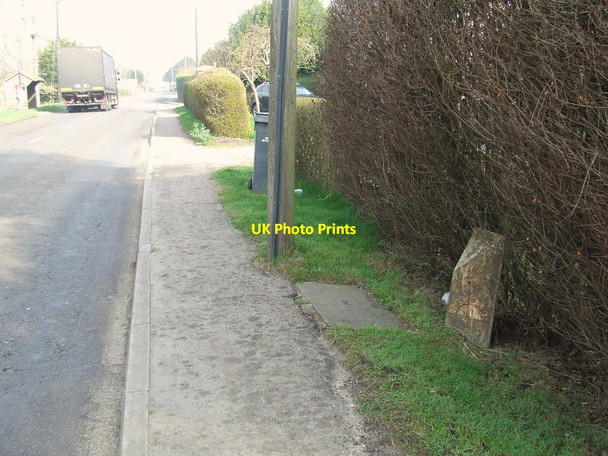 Photo 6"x4" Old Milepost Tipps End c2012