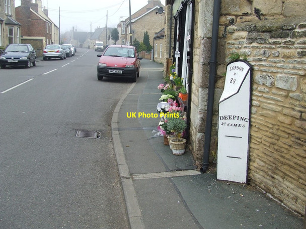 Photo 6"x4" Old Milepost Market Deeping c2012