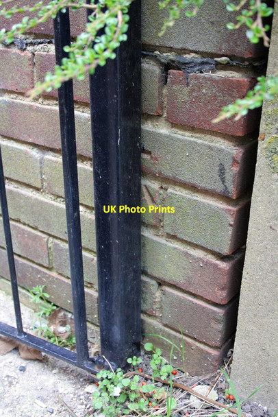 Photo 6"x4" Benchmark on Flats #134-144 Abbott Road Didcot c2012
