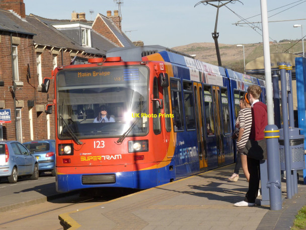 Photo 6"x4" Sheffield Supertram arriving at Malin Bridge Malinbridge c2012