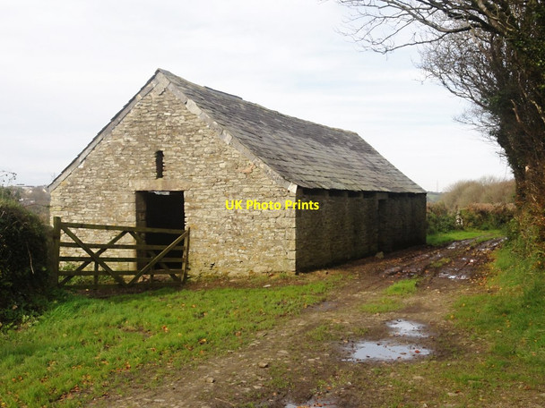 Photo 6"x4" Barn near Treclago Pencarrow\/SX1082 c2011