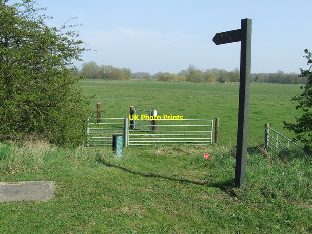 Photo 6"x4" Footpath Sign And Gate Nayland c2012