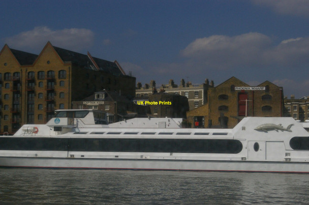 Photo 6"x4" Phoenix Wharf and the Captain Kidd pub, Wapping Stepney\/TQ3481 c2012
