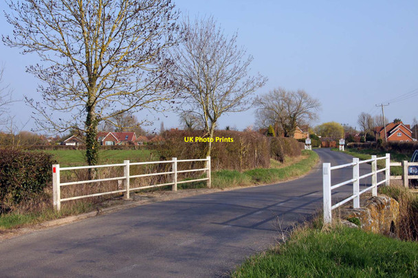 Photo 6"x4" The bridge over Childrey Brook at West Hanney Lyford c2012