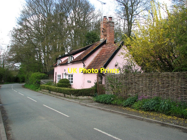 Photo 6"x4" Pink cottage in Wetheringsett Wetheringsett c2012