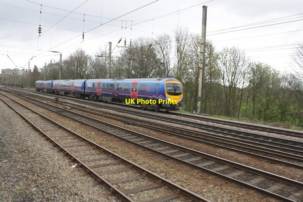 Photo 6"x4" A DMU south of Preston on the West Coast Main Line Preston\/SD5329 c2012