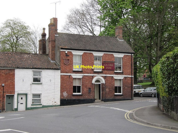 Photo 6"x4" The Globe Inn Glastonbury c2012