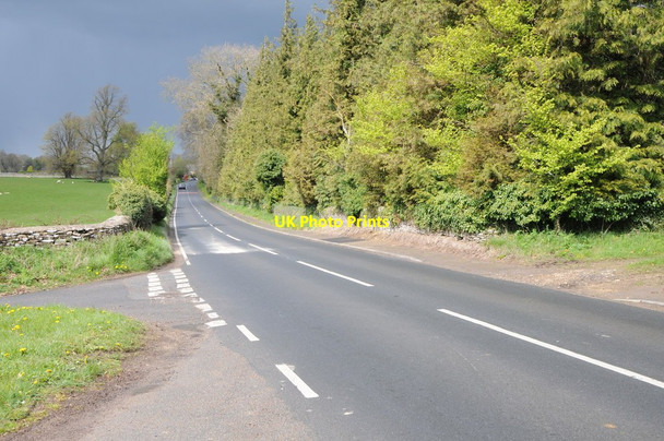 Photo 6"x4" The B4014 Tetbury c2012