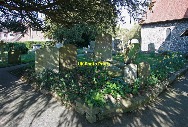 Photo 6"x4" St Nicholas, Thanington Without - Churchyard Canterbury\/TR1457 c2012