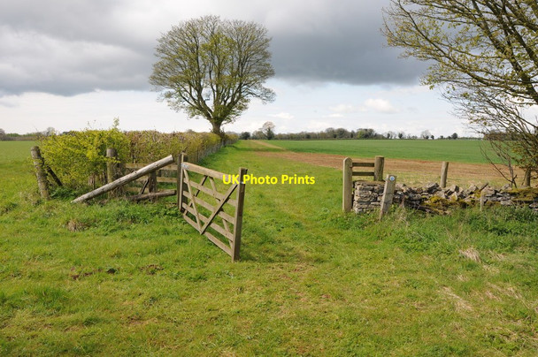 Photo 6"x4" Gate on a bridleway Lasborough c2012